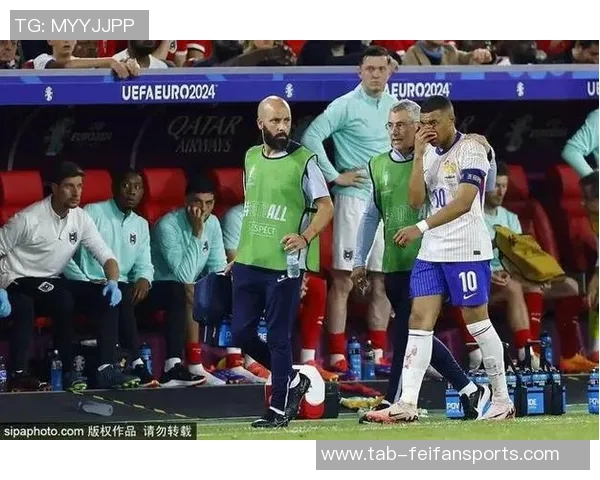 德尚谈姆巴佩受伤：足球比赛中难免会有身体接触和冲撞